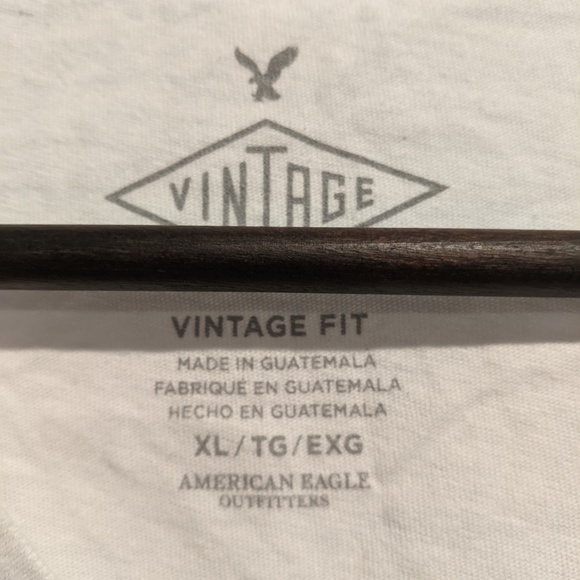 AE American Eagle T-Shirt V-Neck Vintage Design Men's XL Ar… - Picture 6 of 8